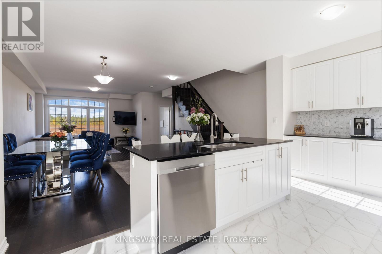 86 Fruitvale Circle, Brampton, Ontario  L7A 5B9 - Photo 18 - W12434813