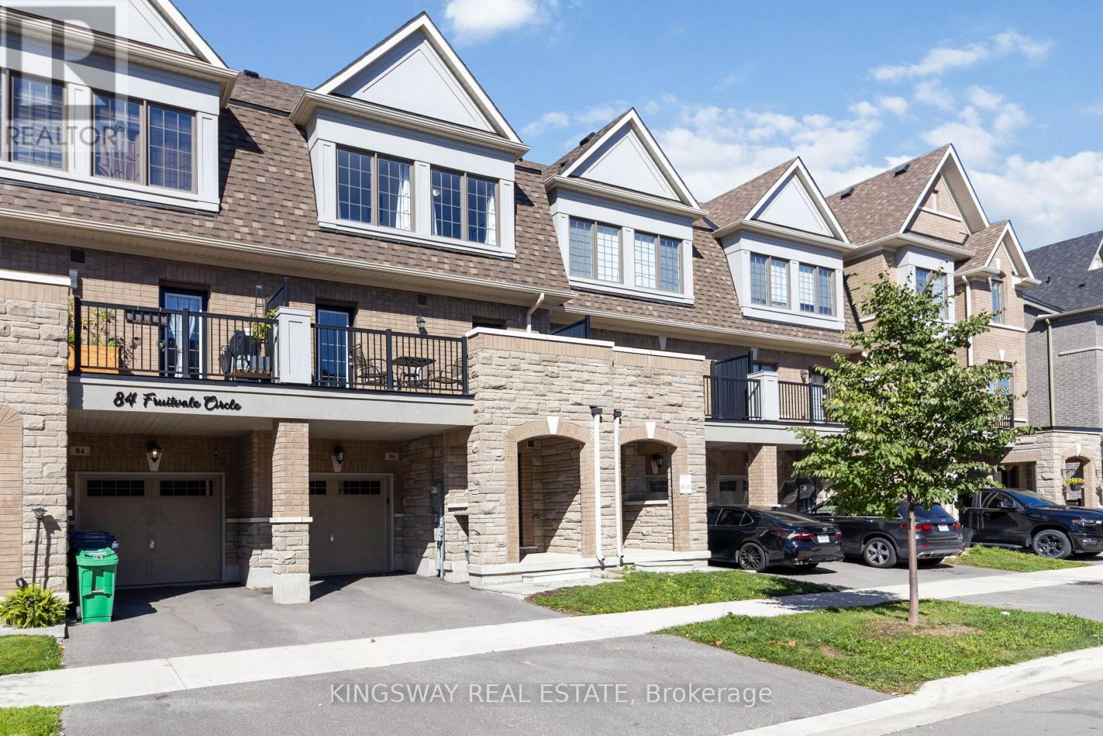 86 Fruitvale Circle, Brampton, Ontario  L7A 5B9 - Photo 2 - W12434813