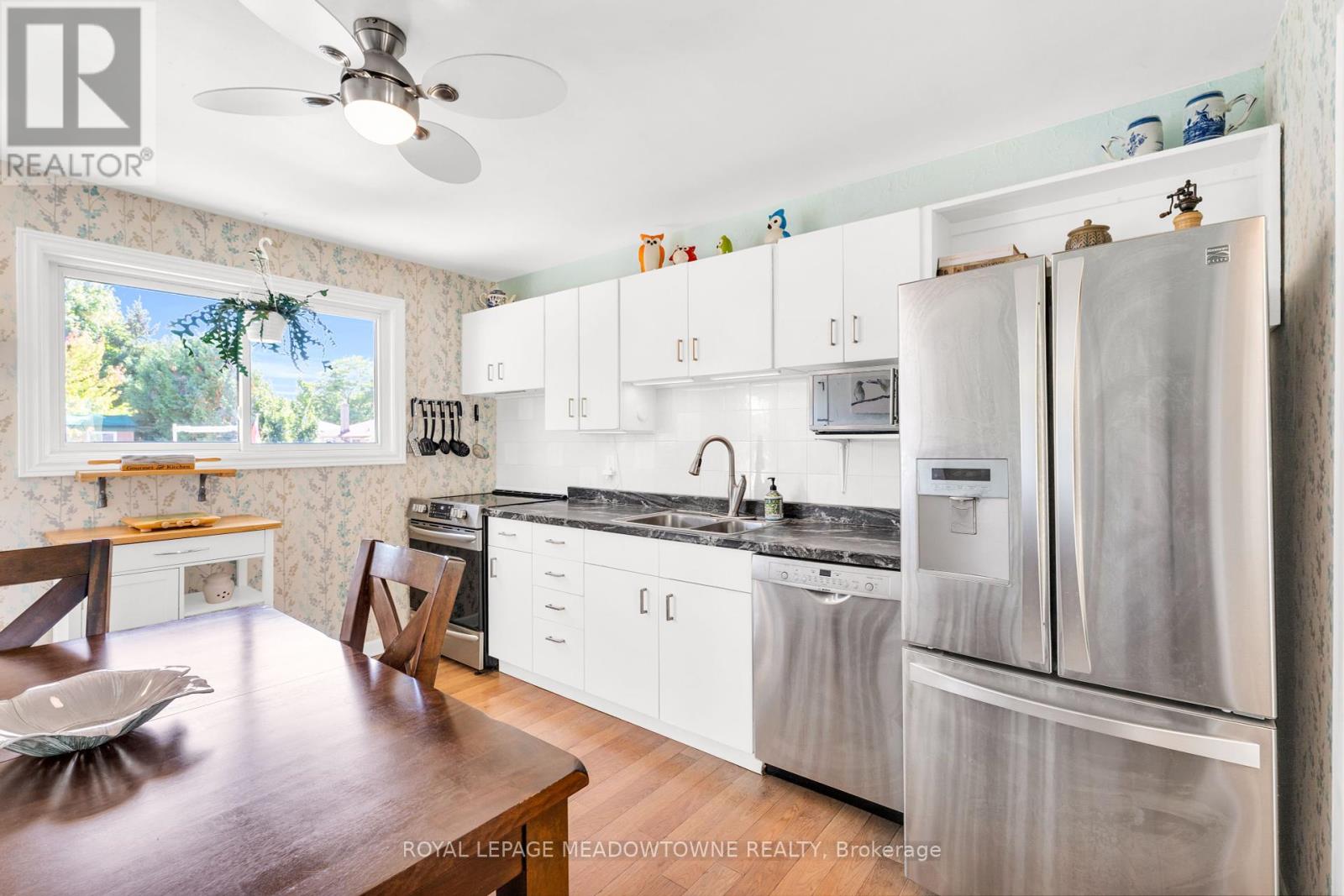 79 Rexway Drive, Halton Hills, Ontario  L7G 1R2 - Photo 9 - W12434815