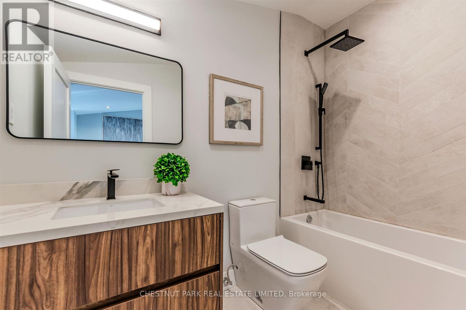 222a Pearson Avenue, Toronto, Ontario  M6R 1G7 - Photo 25 - W12434855