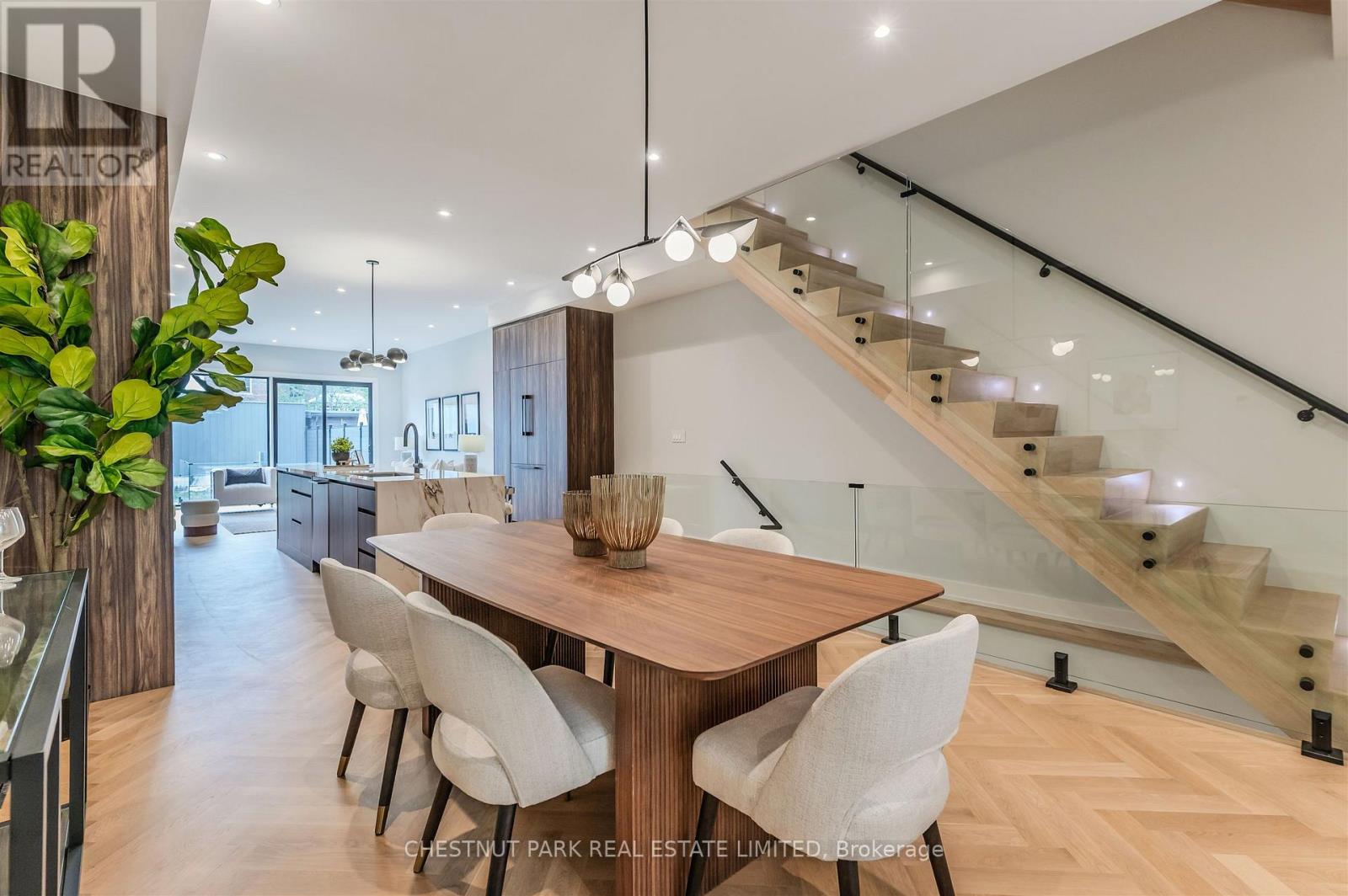 222a Pearson Avenue, Toronto, Ontario  M6R 1G7 - Photo 7 - W12434855