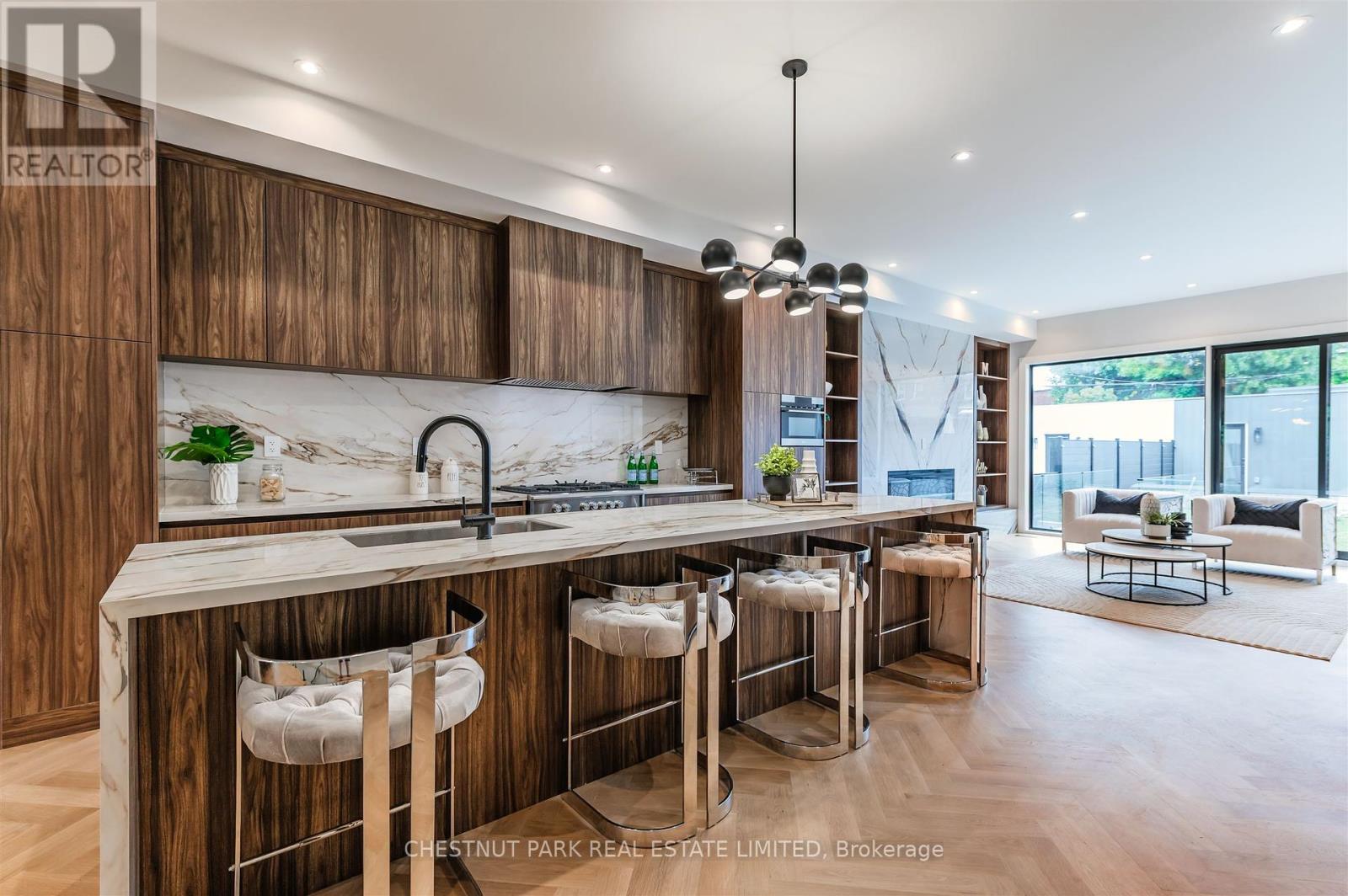 222a Pearson Avenue, Toronto, Ontario  M6R 1G7 - Photo 8 - W12434855