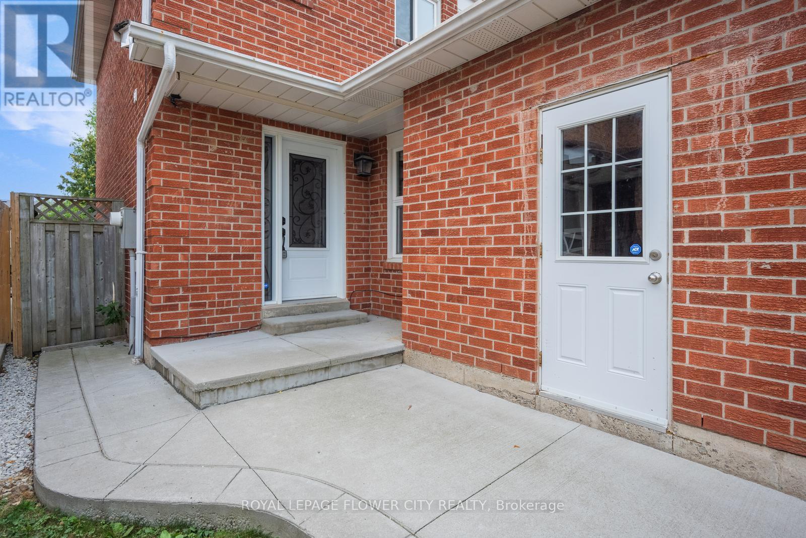 16 Ecclestone Drive, Brampton, Ontario  L6X 3L6 - Photo 2 - W12434861