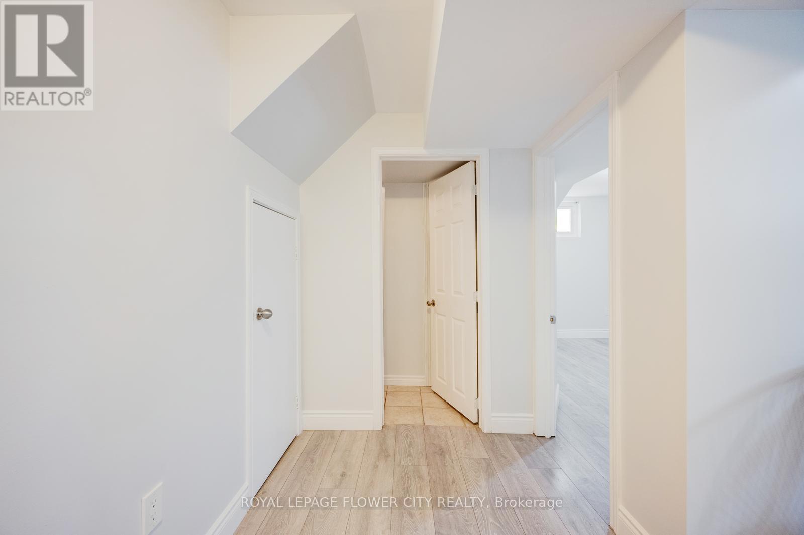 16 Ecclestone Drive, Brampton, Ontario  L6X 3L6 - Photo 37 - W12434861