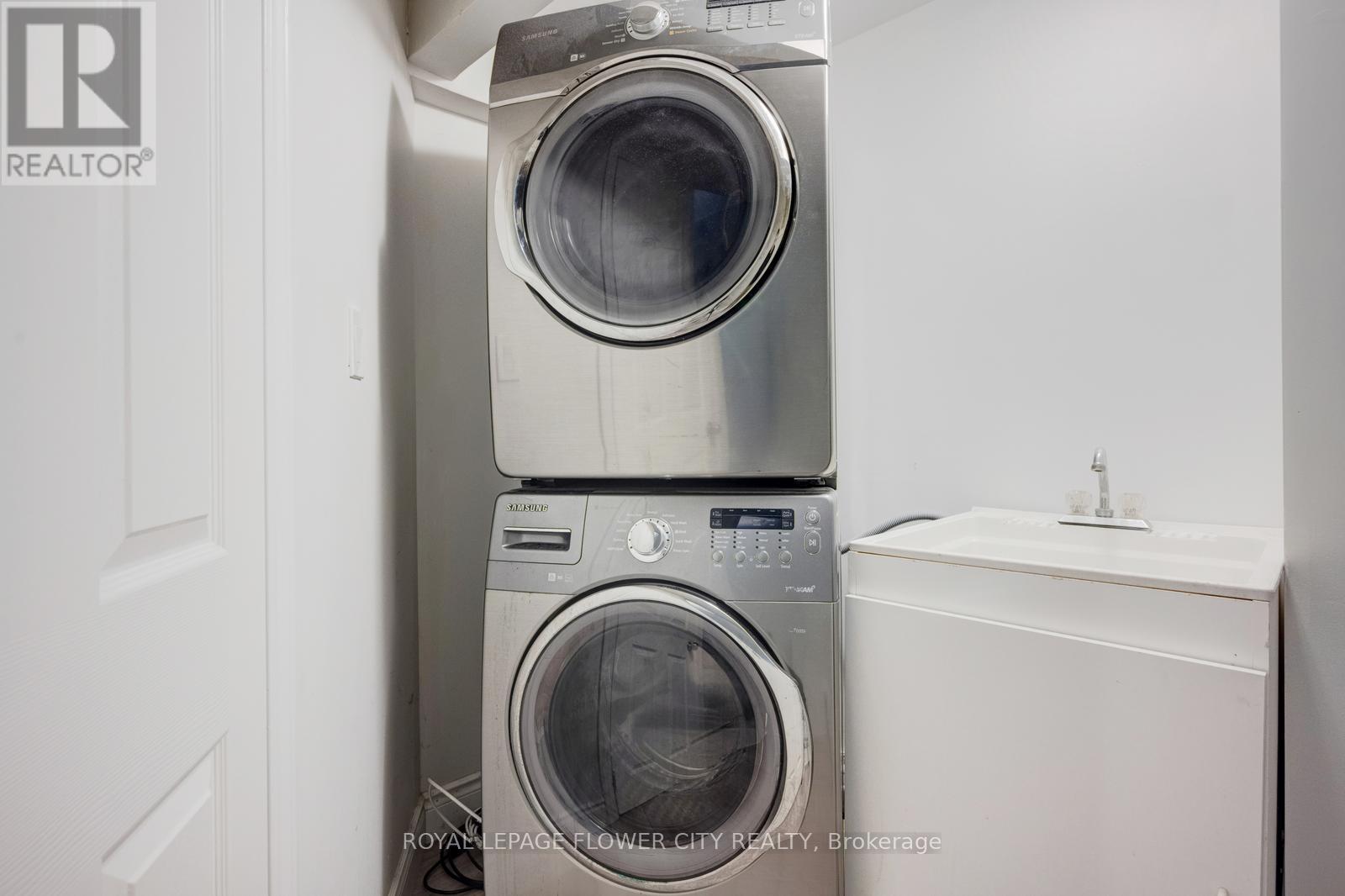 16 Ecclestone Drive, Brampton, Ontario  L6X 3L6 - Photo 41 - W12434861