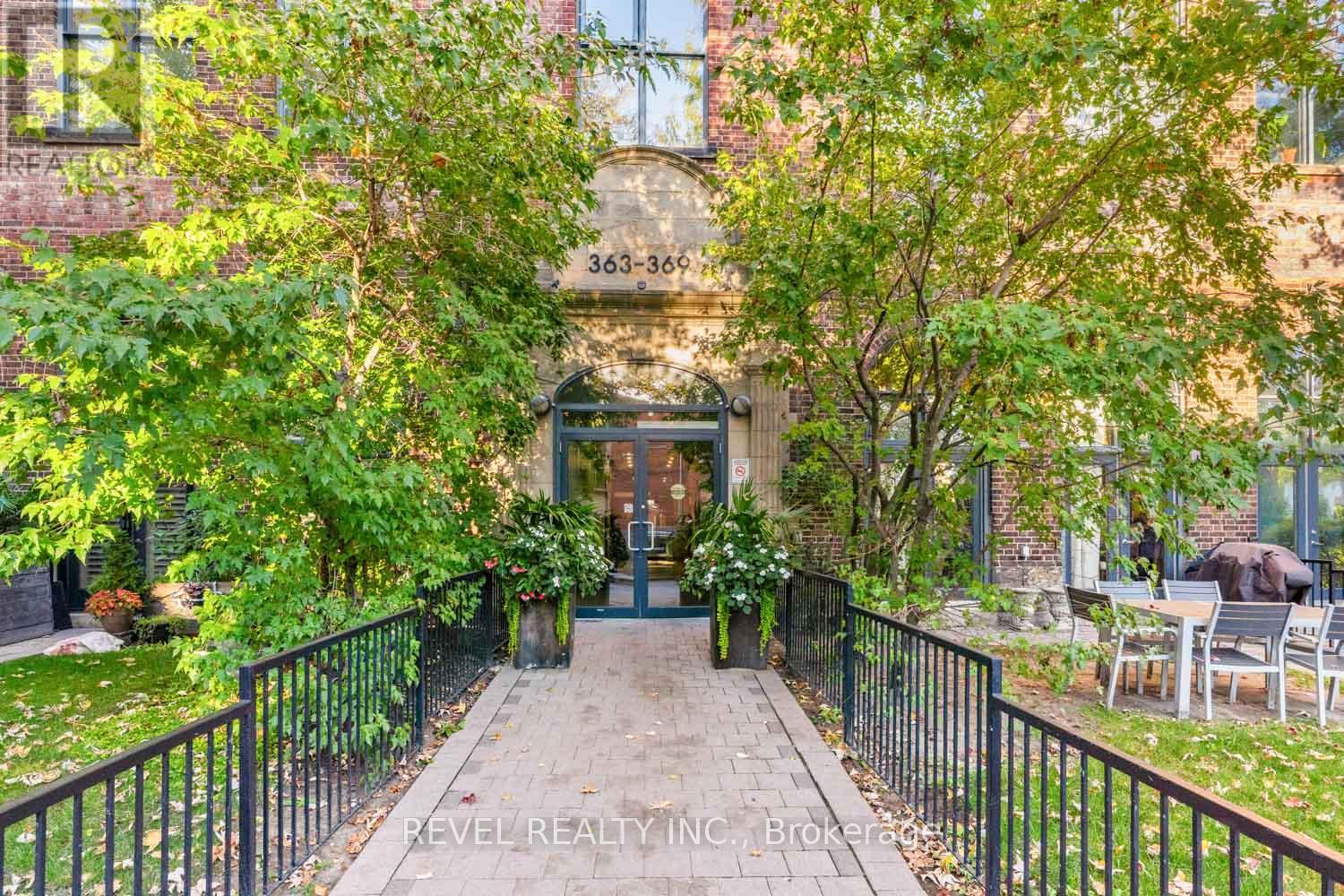 204 - 369 SORAUREN AVENUE, Toronto, Ontario