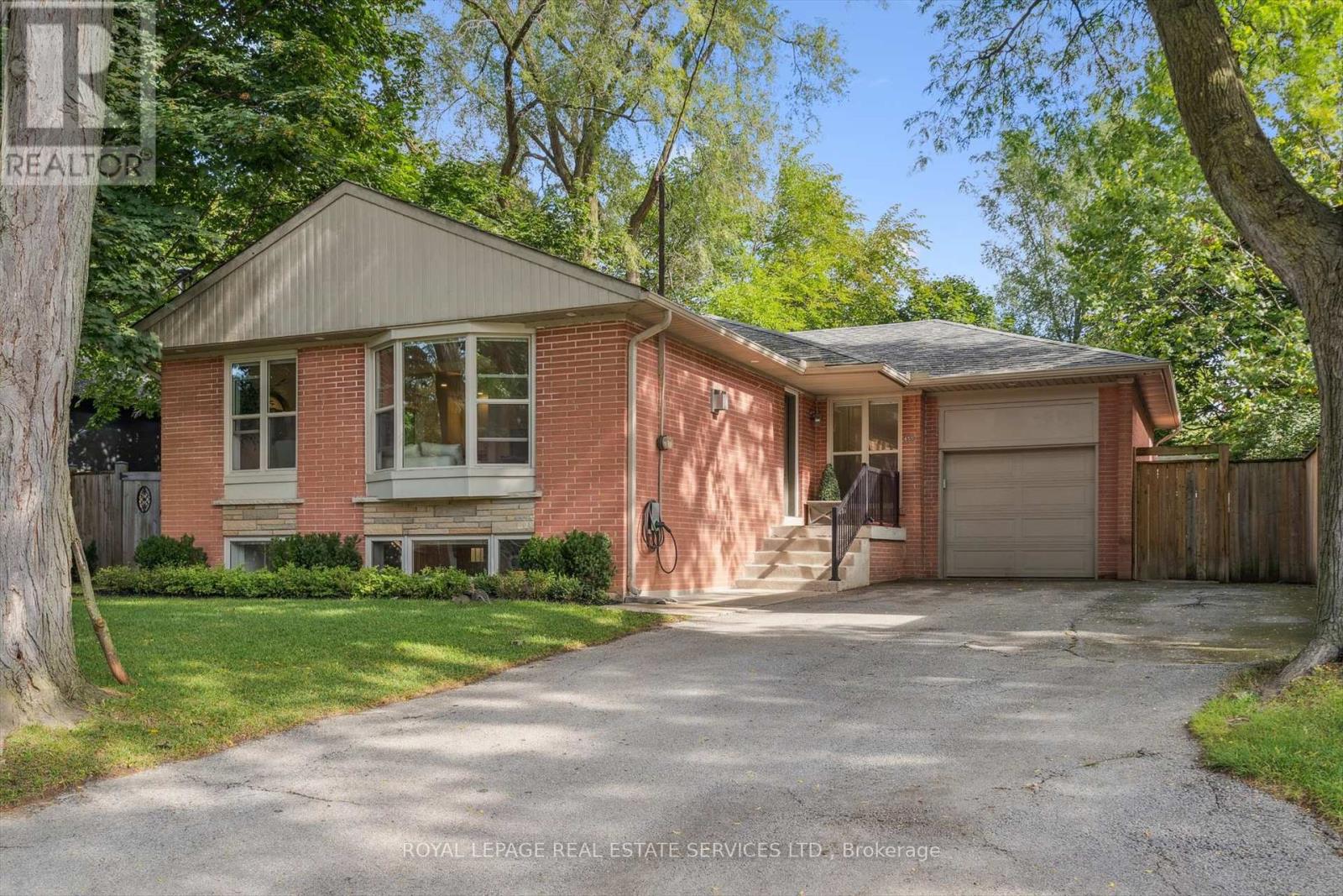 455 Willis Drive, Oakville, Ontario  L6L 4V6 - Photo 1 - W12434924
