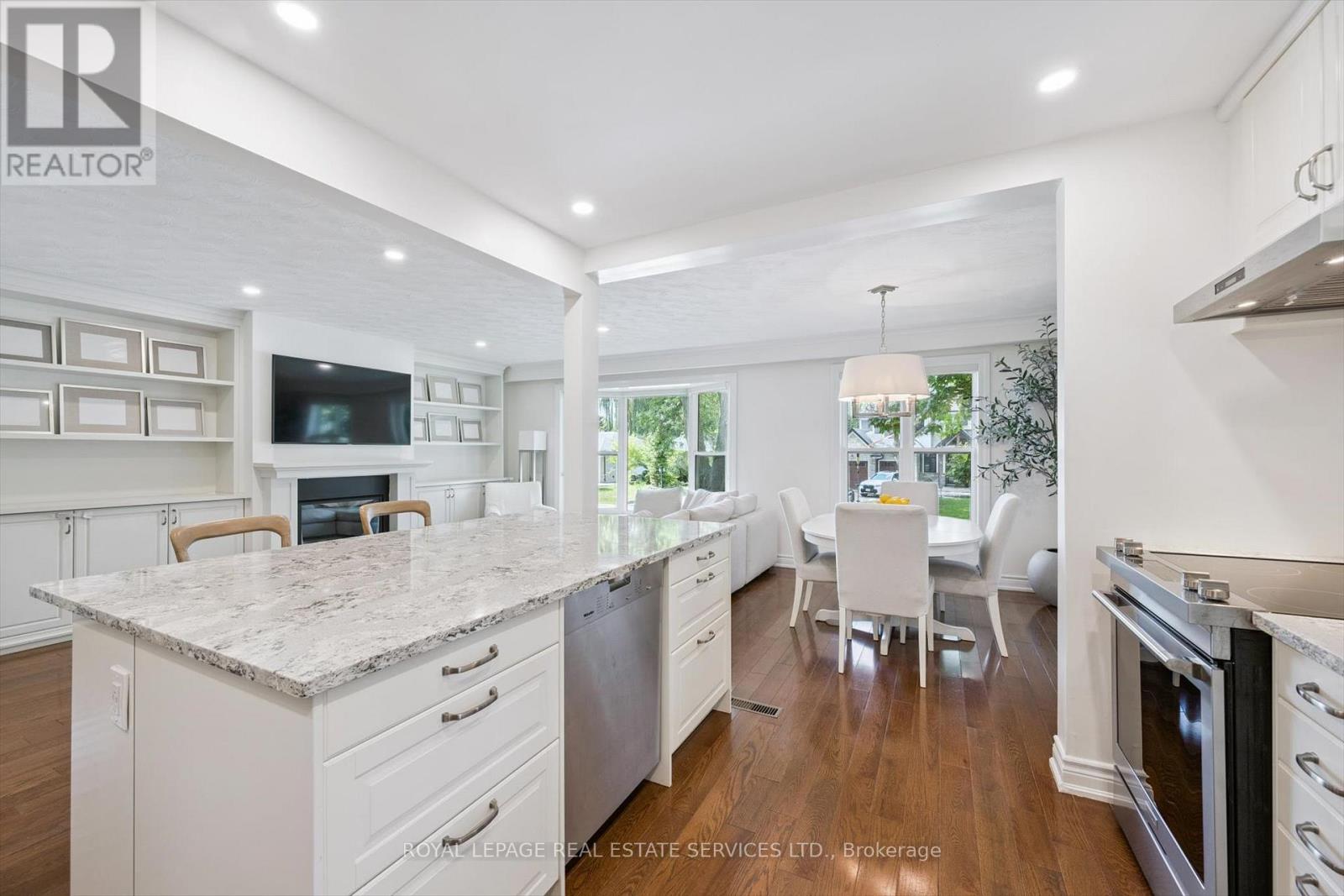 455 Willis Drive, Oakville, Ontario  L6L 4V6 - Photo 11 - W12434924