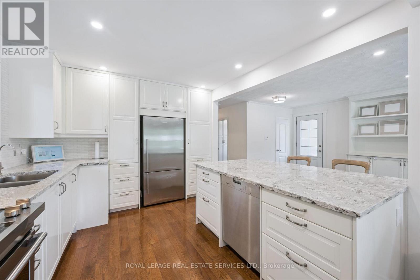 455 Willis Drive, Oakville, Ontario  L6L 4V6 - Photo 13 - W12434924