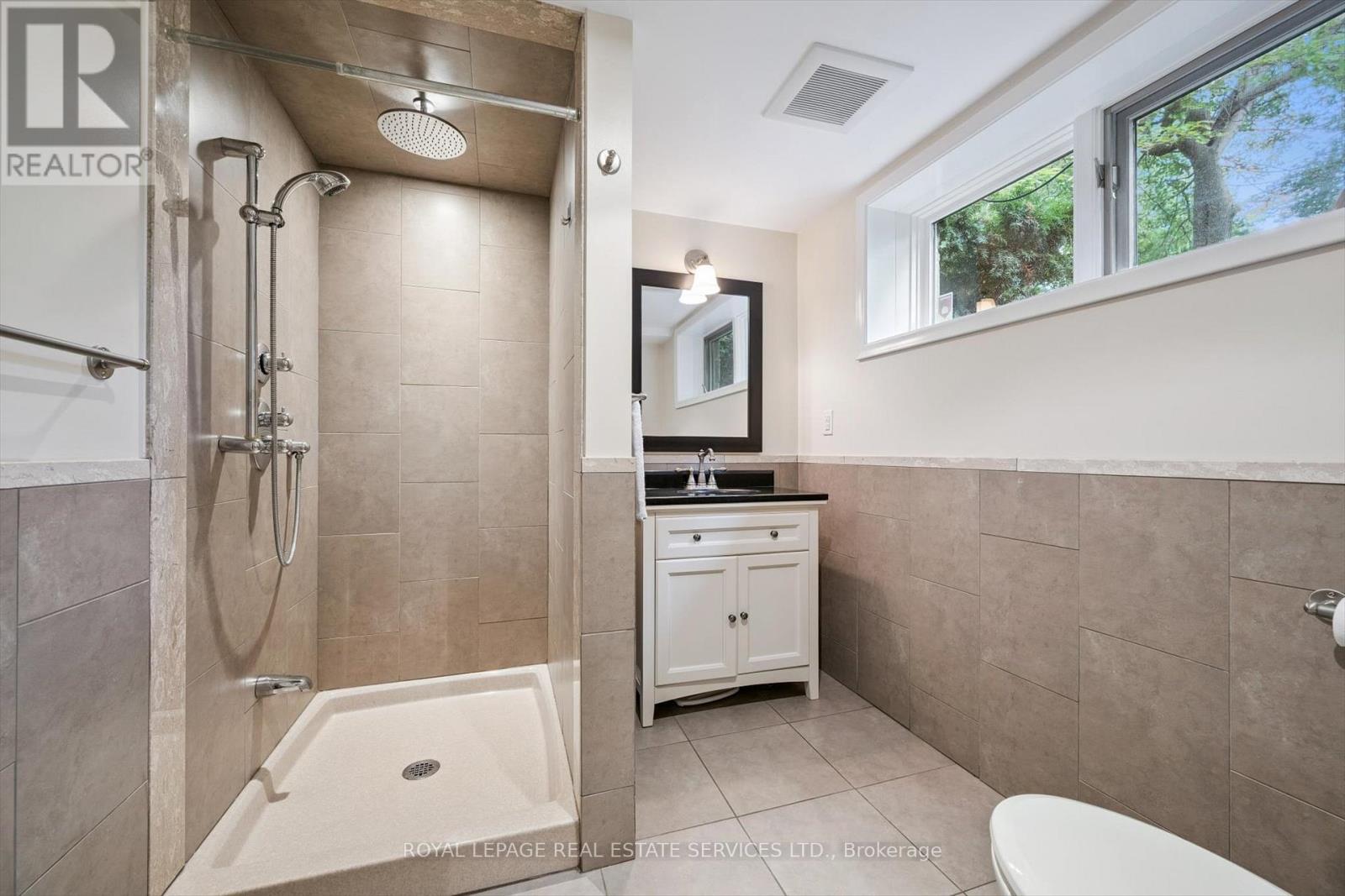 455 Willis Drive, Oakville, Ontario  L6L 4V6 - Photo 32 - W12434924