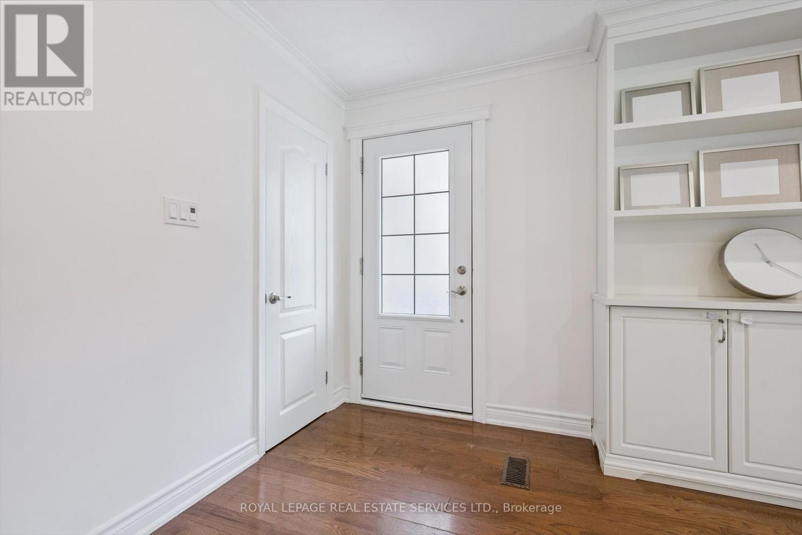 455 Willis Drive, Oakville, Ontario  L6L 4V6 - Photo 4 - W12434924
