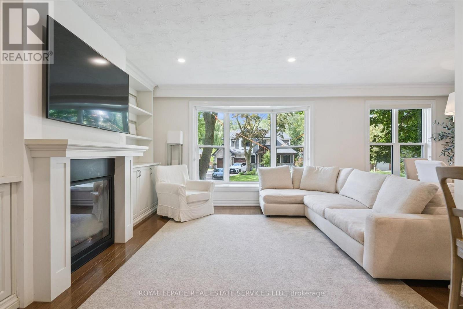 455 Willis Drive, Oakville, Ontario  L6L 4V6 - Photo 6 - W12434924