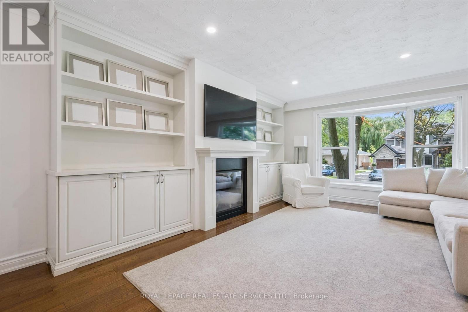 455 Willis Drive, Oakville, Ontario  L6L 4V6 - Photo 7 - W12434924