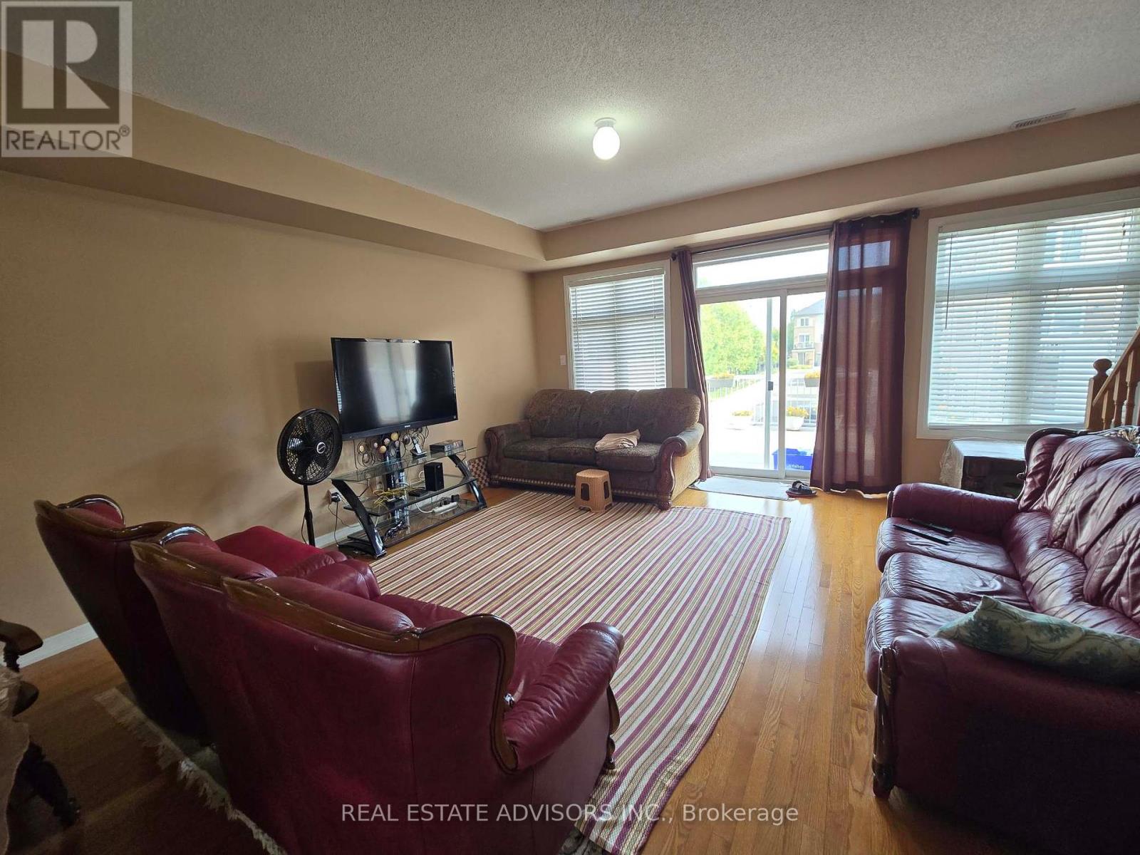 1272 Main Street E, Milton, Ontario  L9T 8M7 - Photo 11 - W12434941