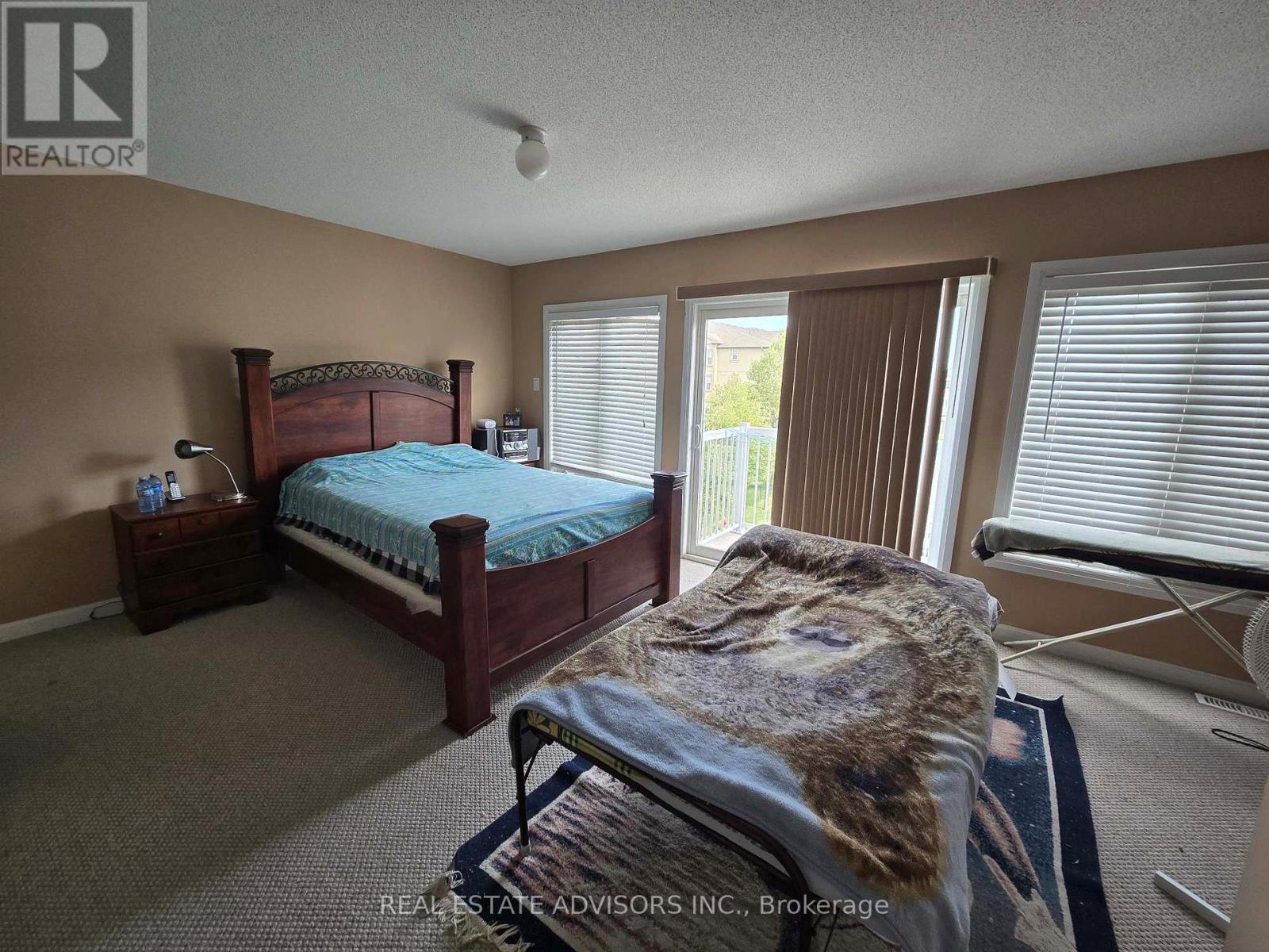 1272 Main Street E, Milton, Ontario  L9T 8M7 - Photo 17 - W12434941
