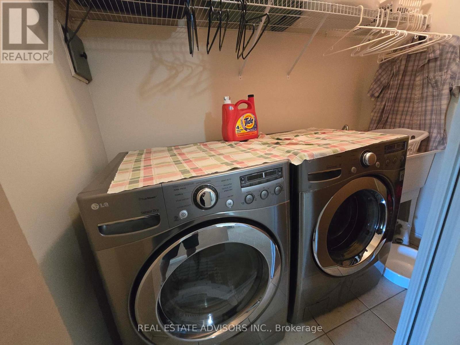 1272 Main Street E, Milton, Ontario  L9T 8M7 - Photo 24 - W12434941