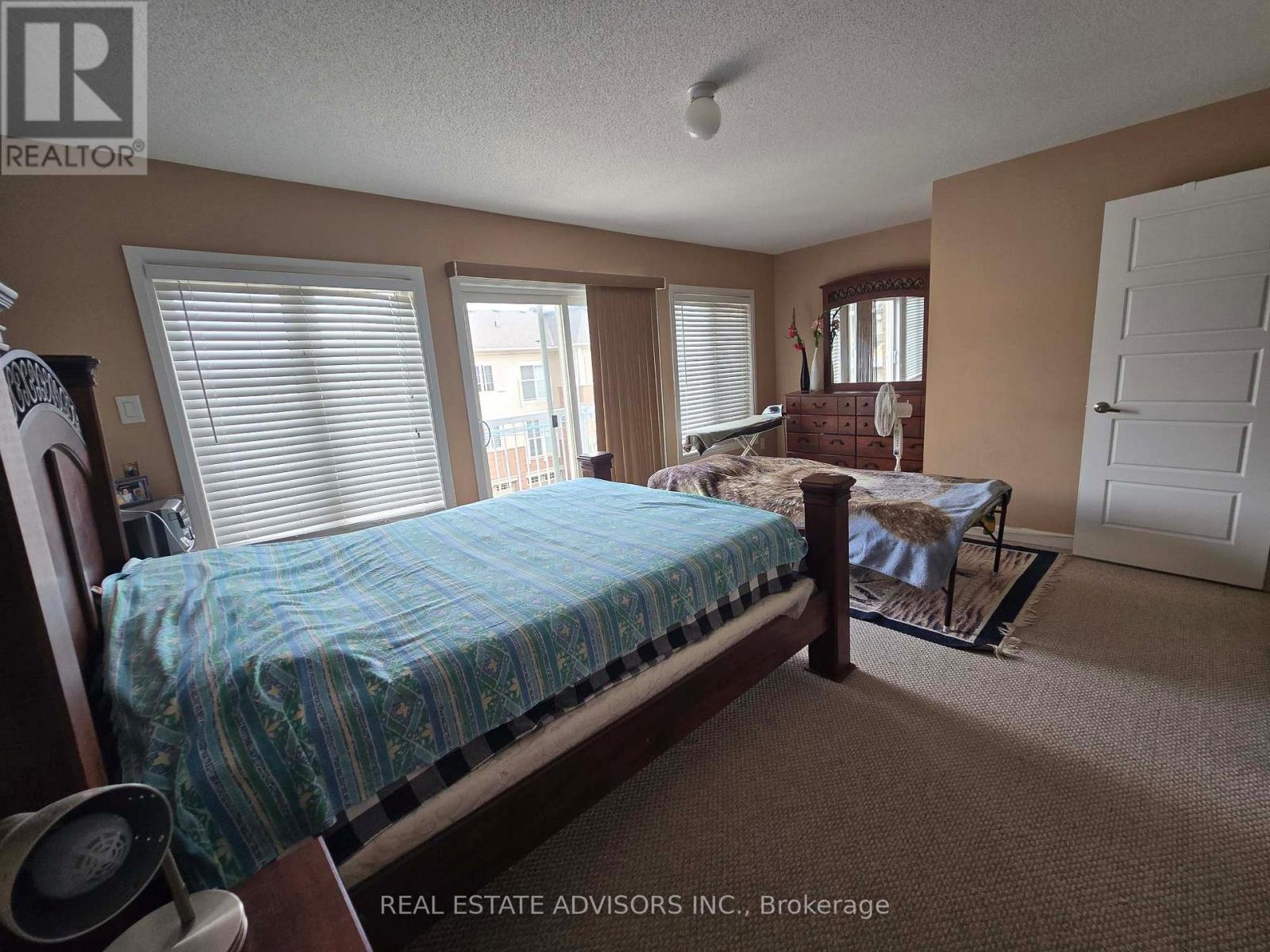 1272 Main Street E, Milton, Ontario  L9T 8M7 - Photo 25 - W12434941