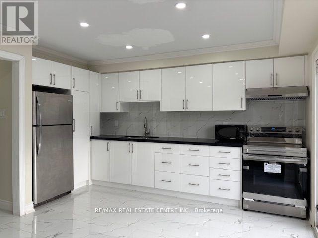 157 Ecclestone Drive, Brampton, Ontario  L6X 3P7 - Photo 4 - W12434946