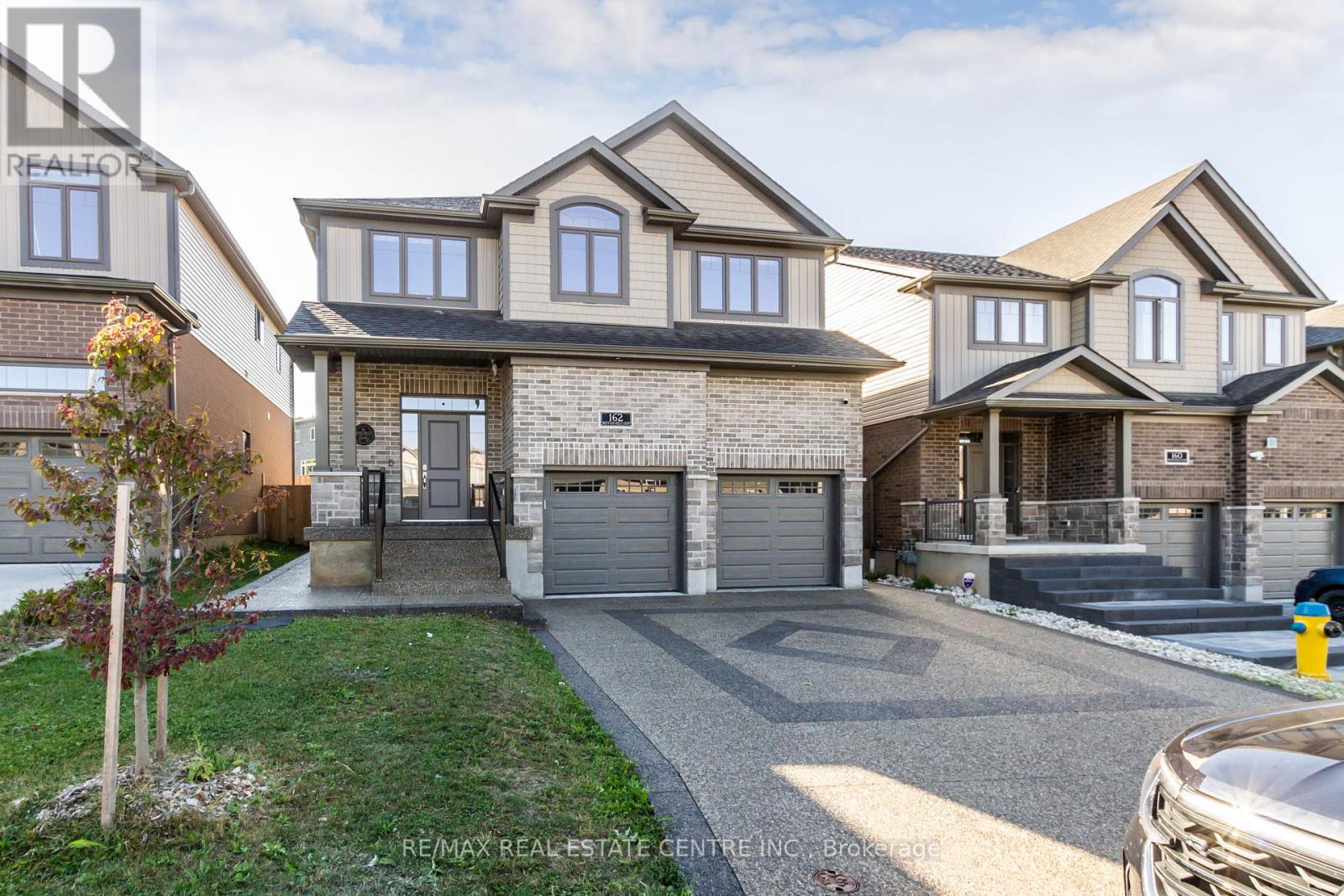 162 Mountain Holly Court, Waterloo, Ontario  N2V 0E1 - Photo 1 - X12434823
