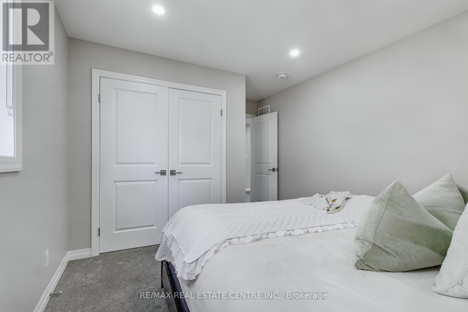 162 Mountain Holly Court, Waterloo, Ontario  N2V 0E1 - Photo 28 - X12434823