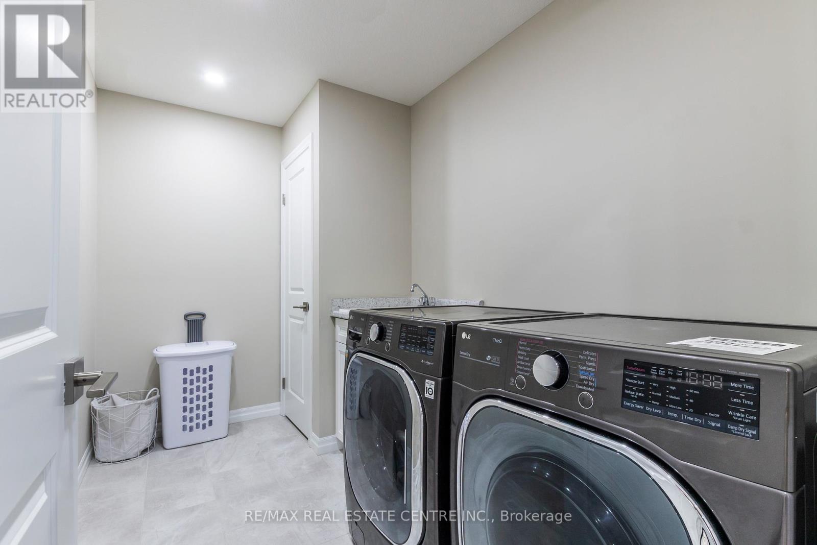 162 Mountain Holly Court, Waterloo, Ontario  N2V 0E1 - Photo 29 - X12434823
