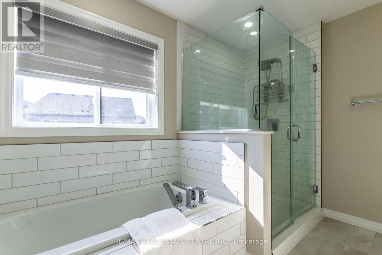 162 Mountain Holly Court, Waterloo, Ontario  N2V 0E1 - Photo 36 - X12434823