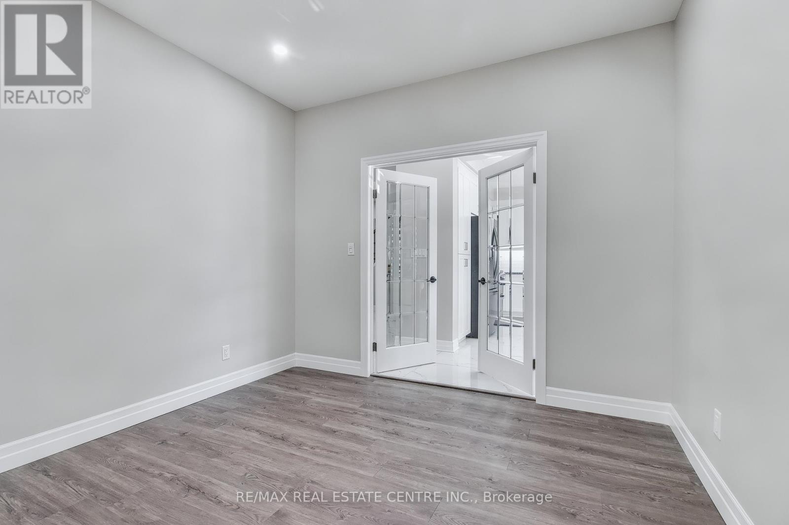 162 Mountain Holly Court, Waterloo, Ontario  N2V 0E1 - Photo 8 - X12434823