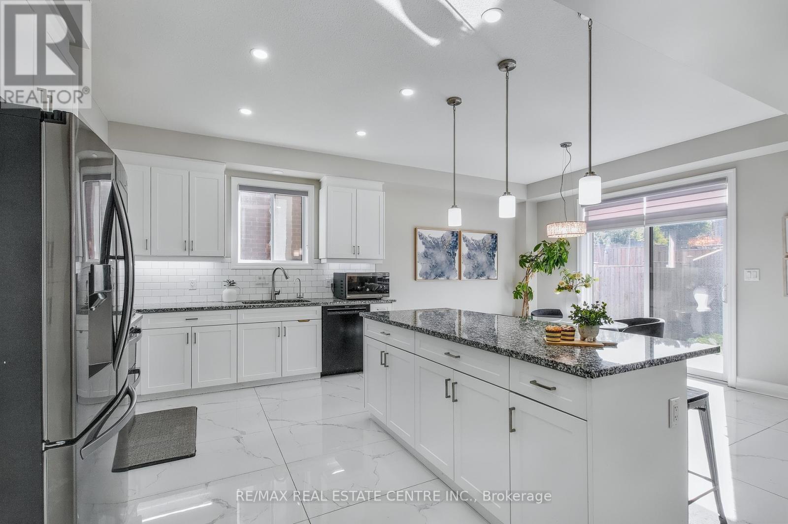 162 Mountain Holly Court, Waterloo, Ontario  N2V 0E1 - Photo 9 - X12434823