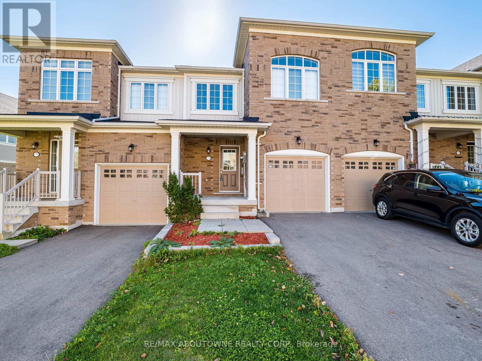 177 Law Drive, Guelph, Ontario  N1E 0E7 - Photo 1 - X12434842