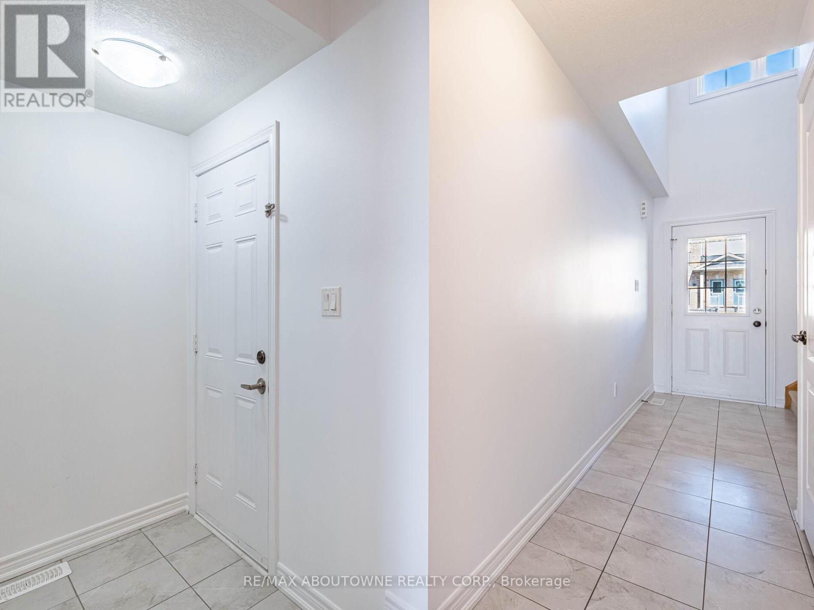 177 Law Drive, Guelph, Ontario  N1E 0E7 - Photo 10 - X12434842