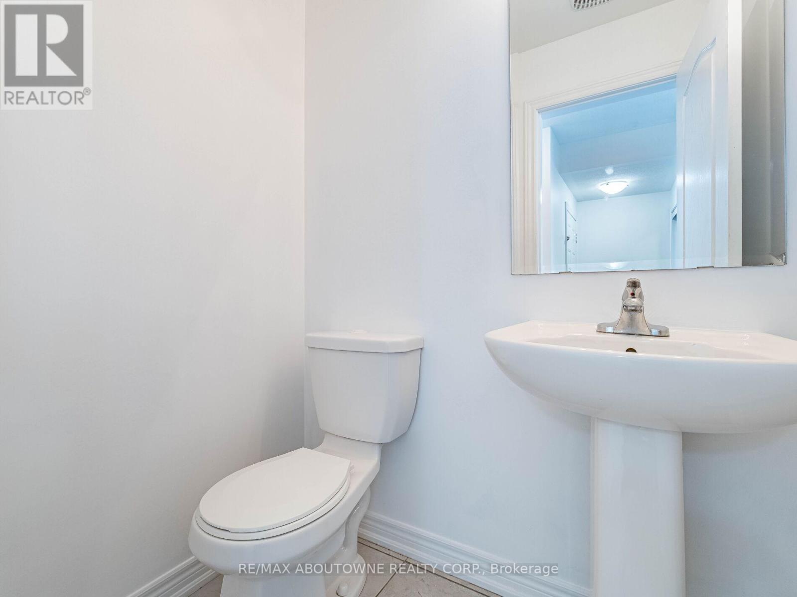 177 Law Drive, Guelph, Ontario  N1E 0E7 - Photo 12 - X12434842