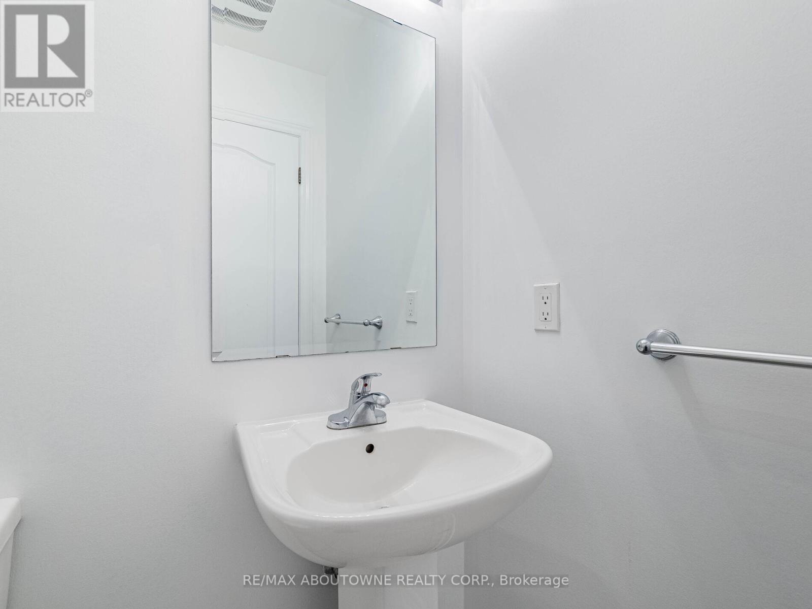 177 Law Drive, Guelph, Ontario  N1E 0E7 - Photo 13 - X12434842