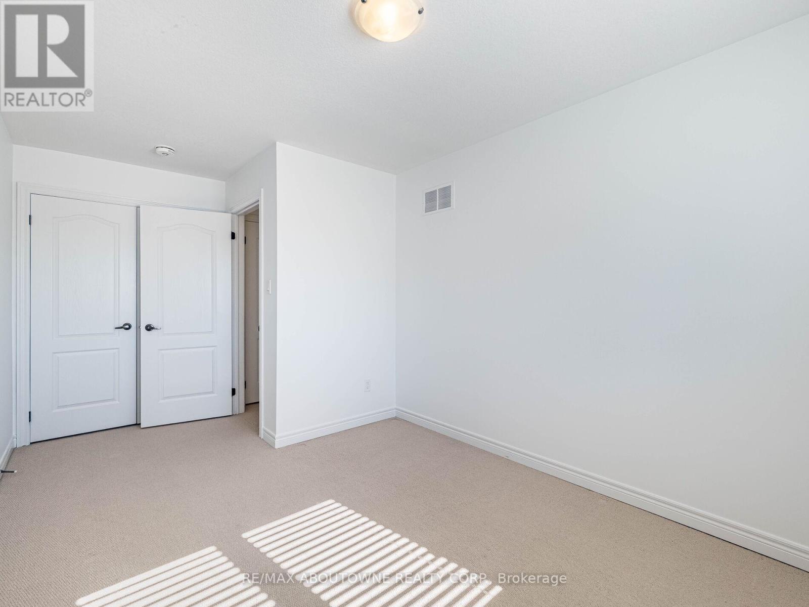 177 Law Drive, Guelph, Ontario  N1E 0E7 - Photo 38 - X12434842