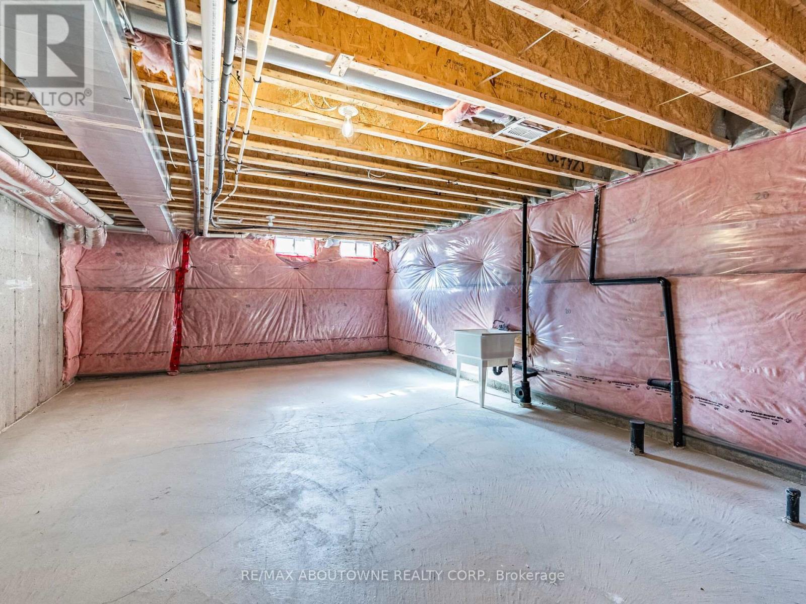 177 Law Drive, Guelph, Ontario  N1E 0E7 - Photo 44 - X12434842