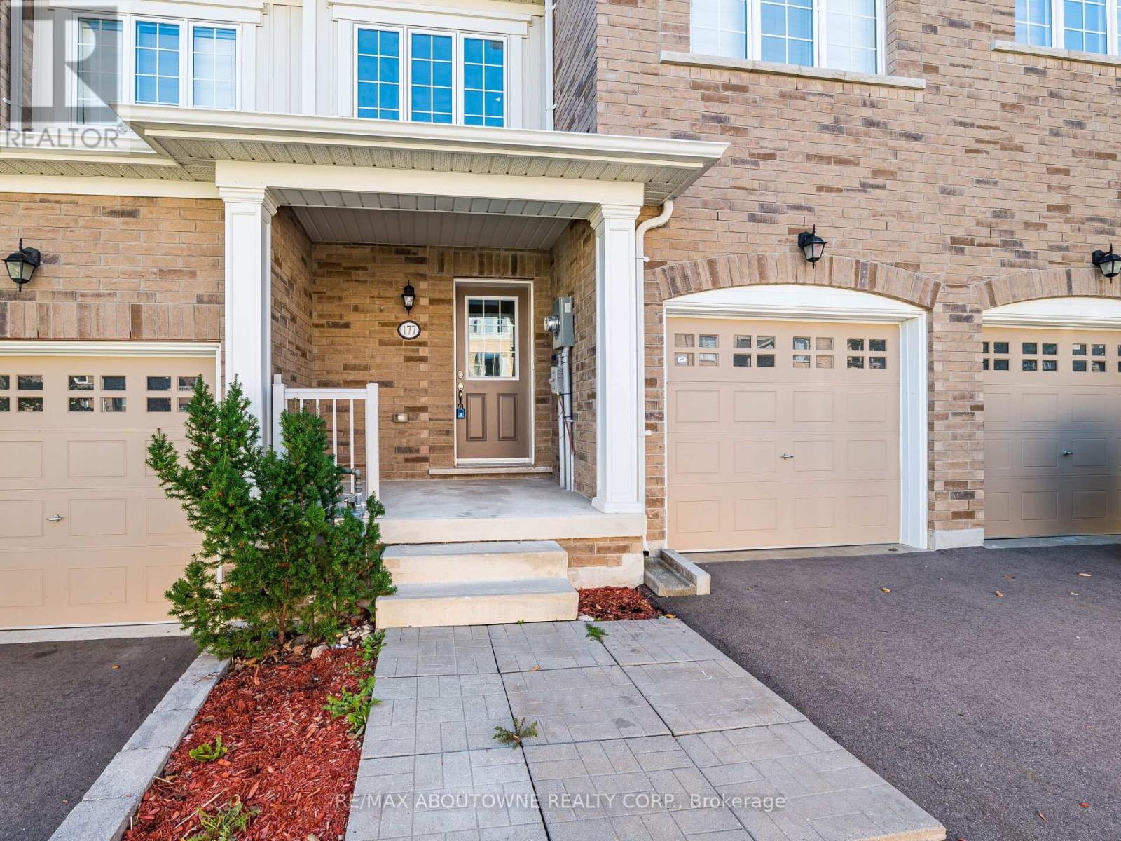 177 Law Drive, Guelph, Ontario  N1E 0E7 - Photo 5 - X12434842