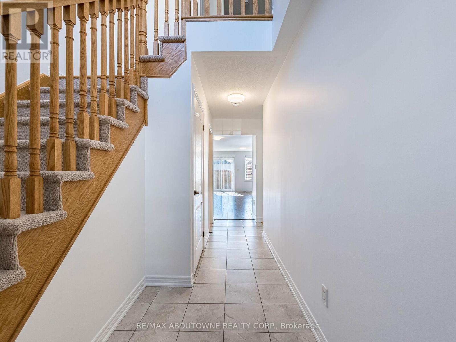 177 Law Drive, Guelph, Ontario  N1E 0E7 - Photo 8 - X12434842