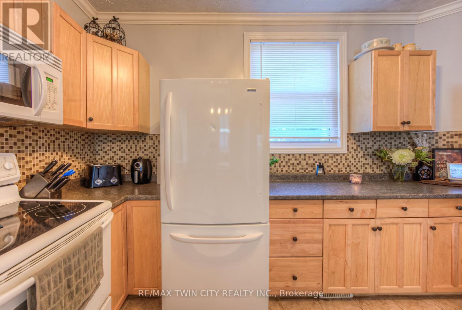 83 Bond Street, Cambridge, Ontario  N1R 4B7 - Photo 13 - X12434844
