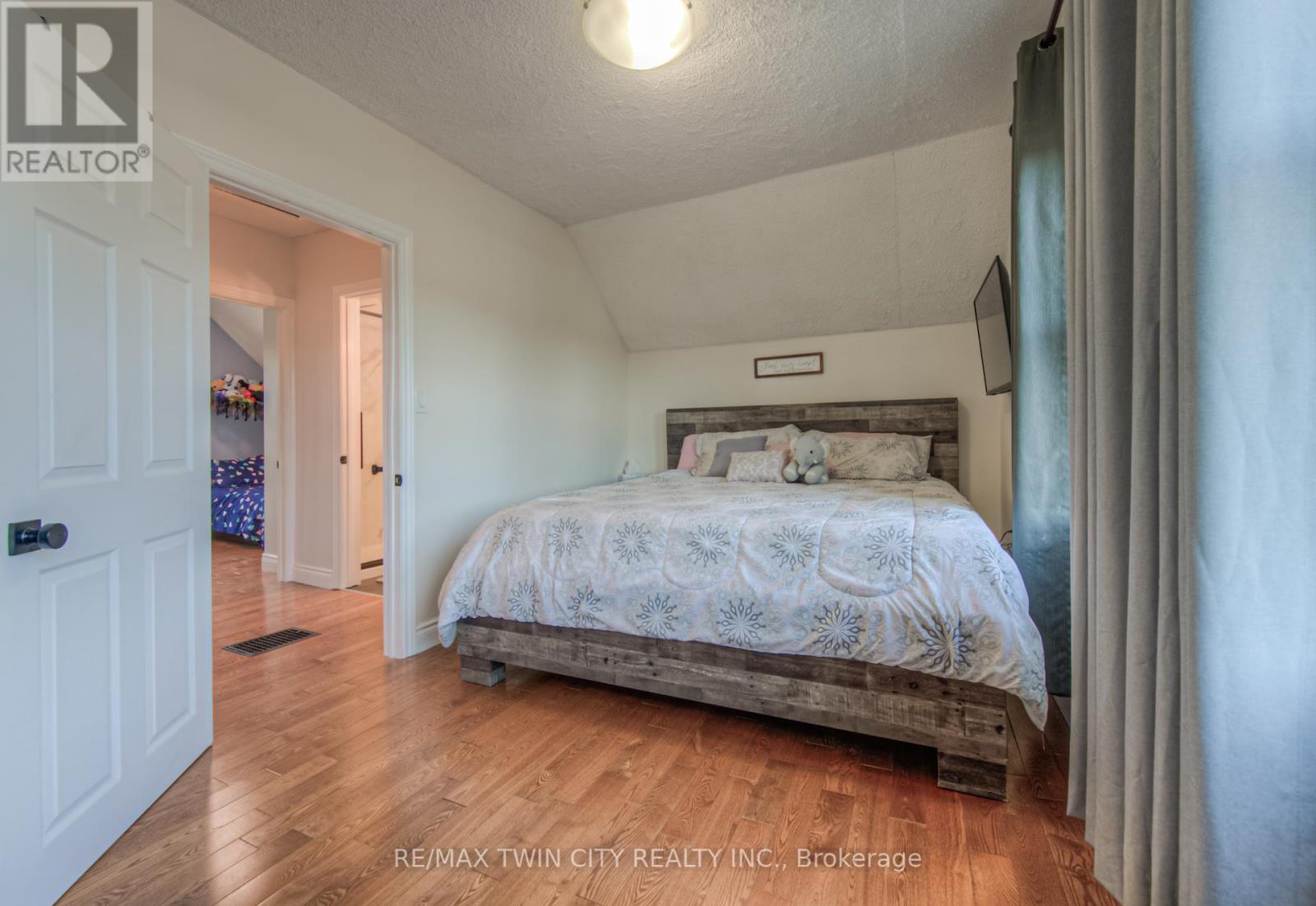 83 Bond Street, Cambridge, Ontario  N1R 4B7 - Photo 27 - X12434844