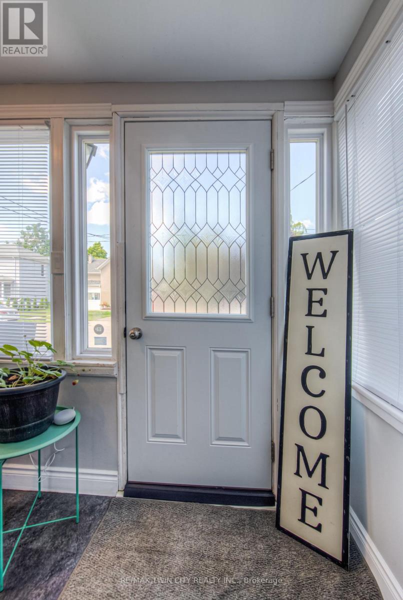 83 Bond Street, Cambridge, Ontario  N1R 4B7 - Photo 4 - X12434844
