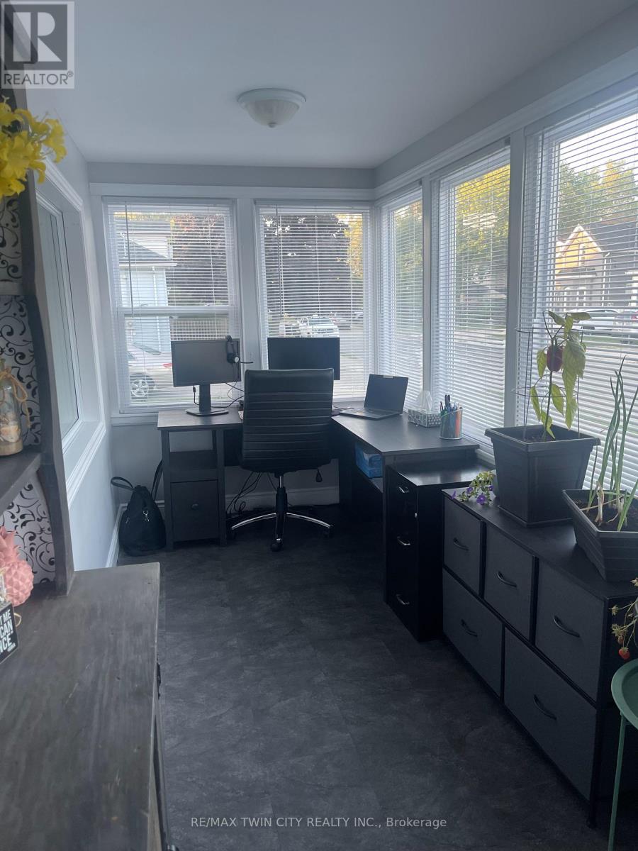 83 Bond Street, Cambridge, Ontario  N1R 4B7 - Photo 6 - X12434844