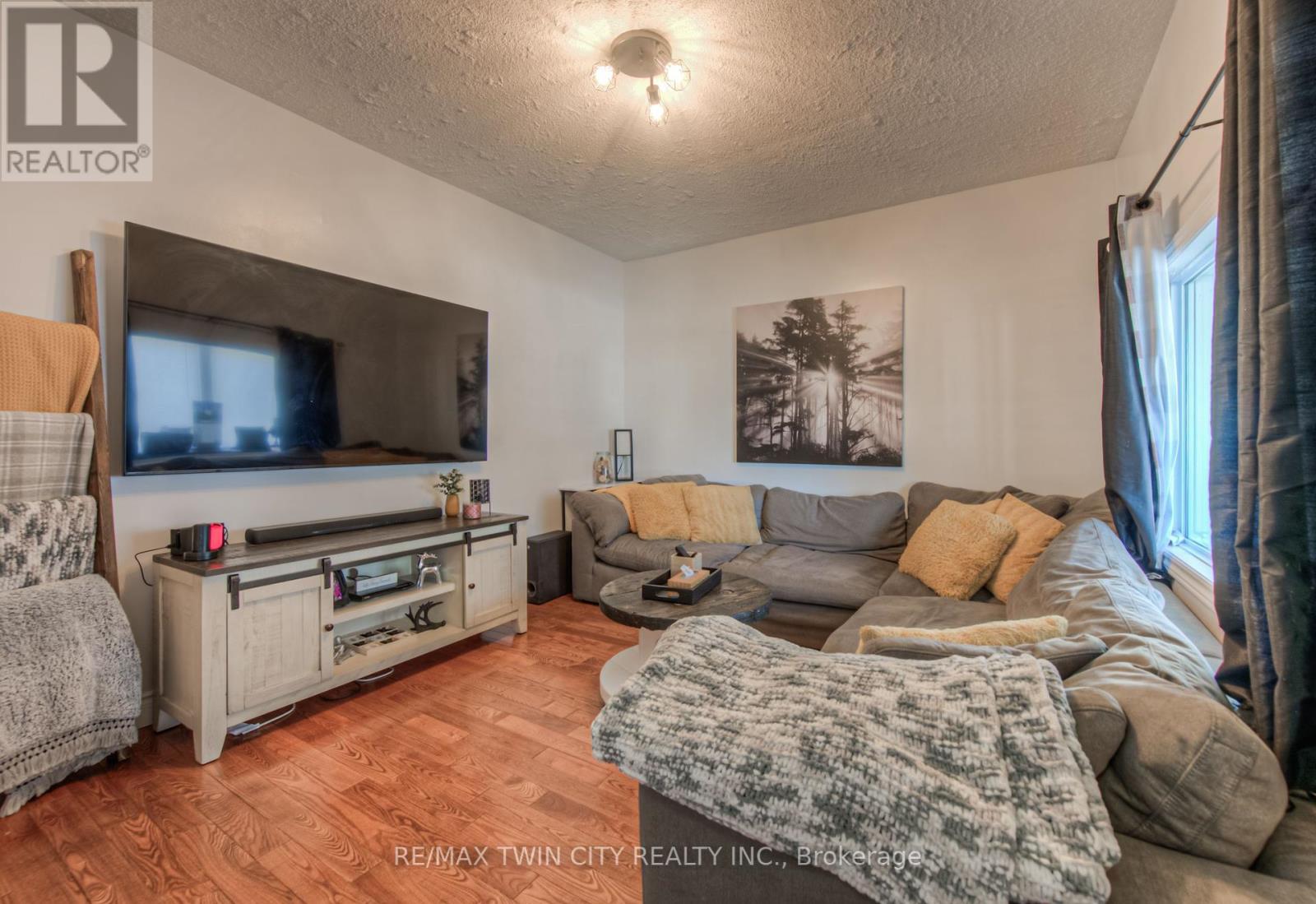 83 Bond Street, Cambridge, Ontario  N1R 4B7 - Photo 7 - X12434844