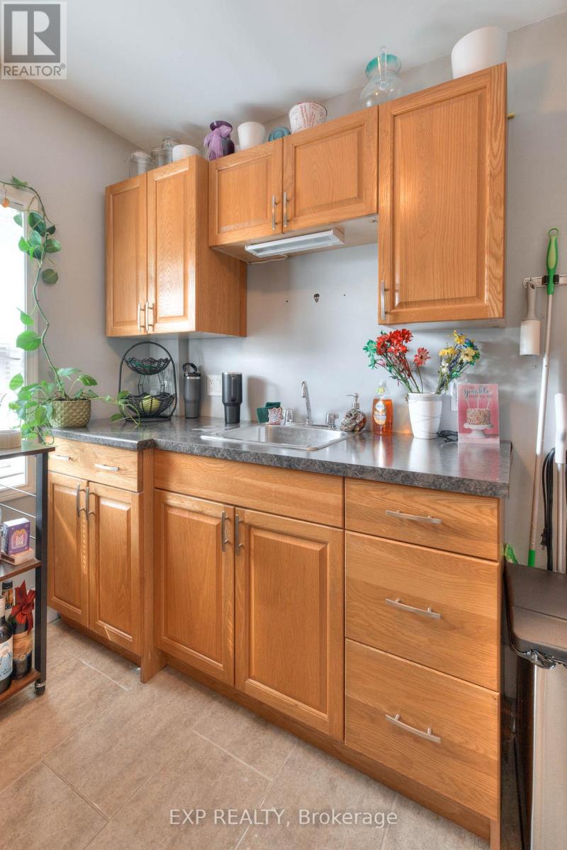 50 Walnut Street, Kitchener, Ontario  N2G 1P6 - Photo 23 - X12434888