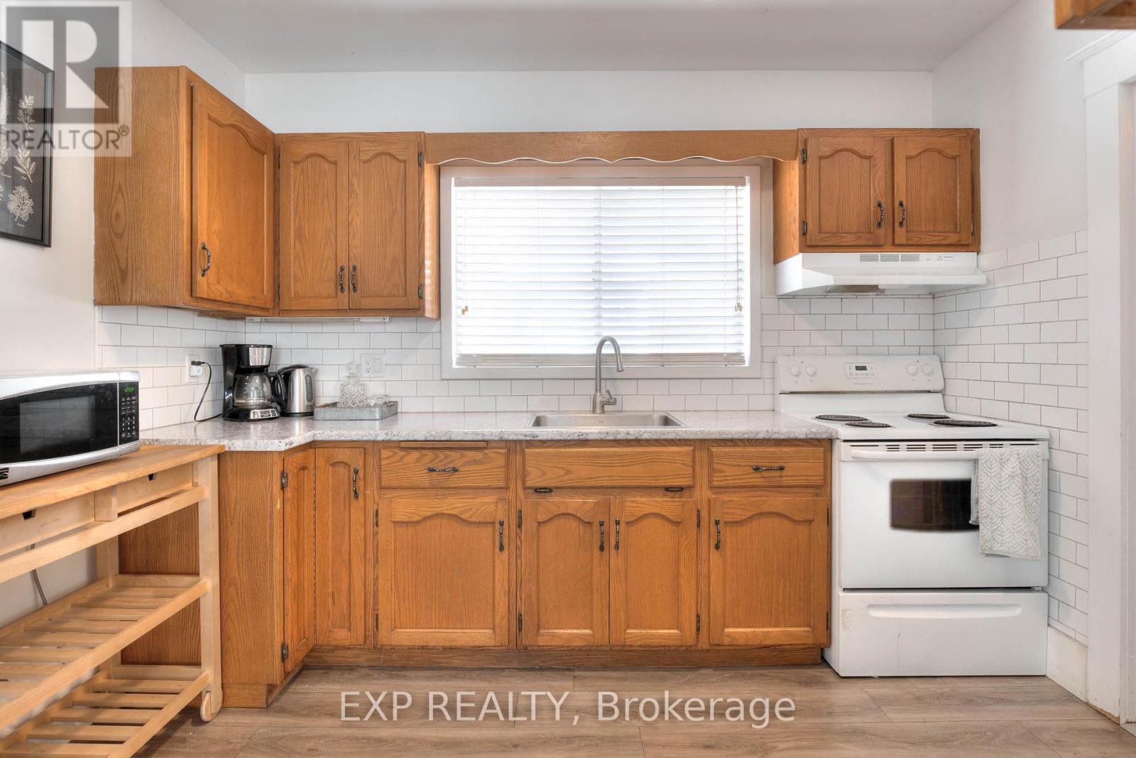 50 Walnut Street, Kitchener, Ontario  N2G 1P6 - Photo 7 - X12434888