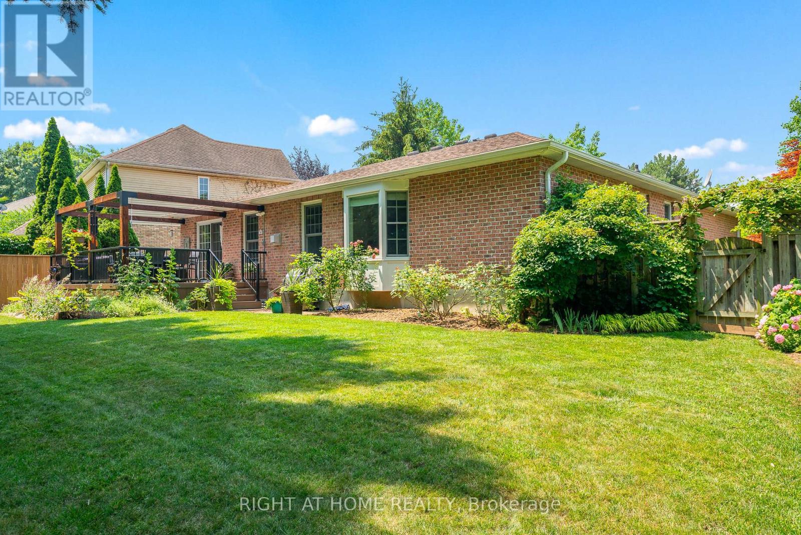 26 Park Court, Niagara-On-The-Lake, Ontario  L0S 1J0 - Photo 46 - X12434912