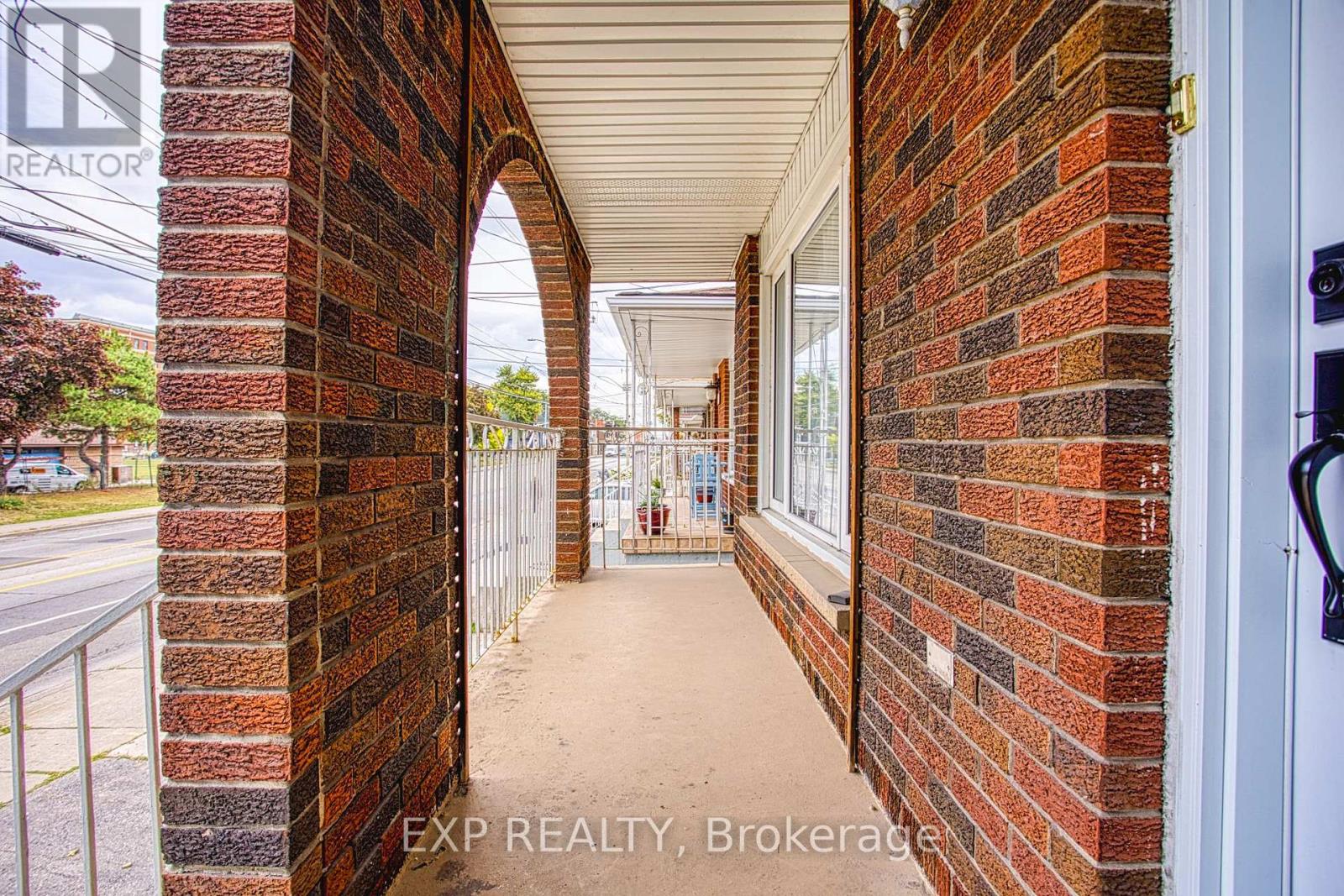 488 Barton Street E, Hamilton, Ontario  L8L 2Y8 - Photo 5 - X12434923