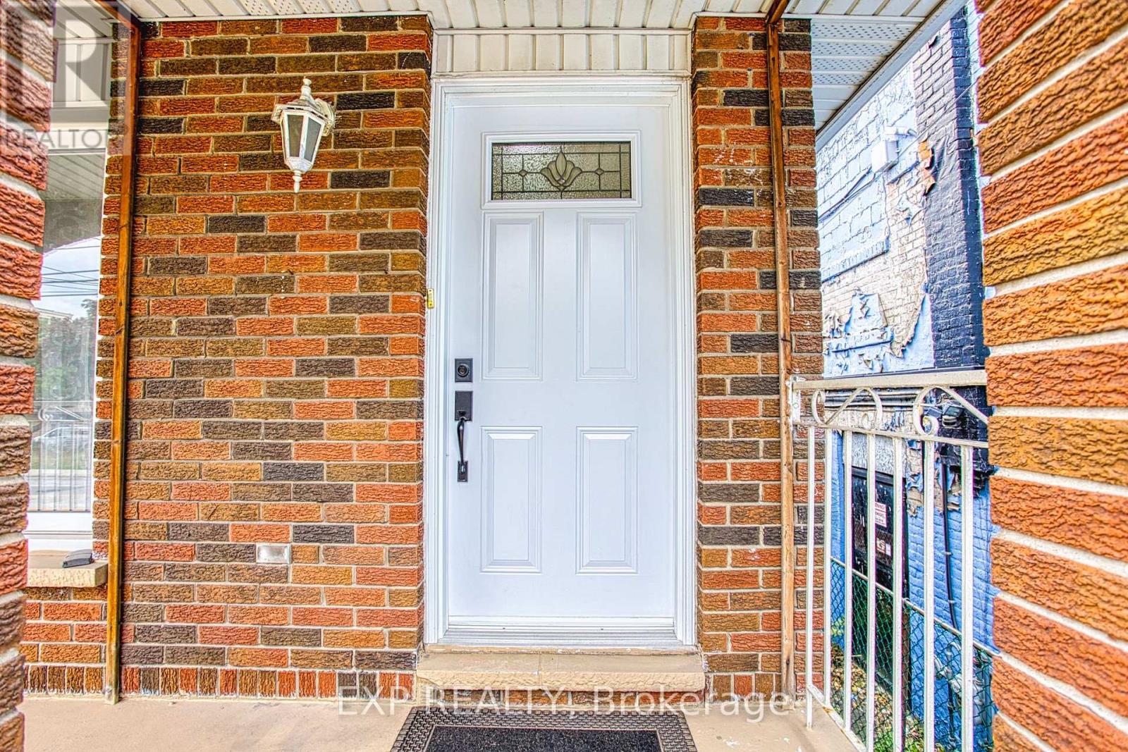 488 Barton Street E, Hamilton, Ontario  L8L 2Y8 - Photo 6 - X12434923
