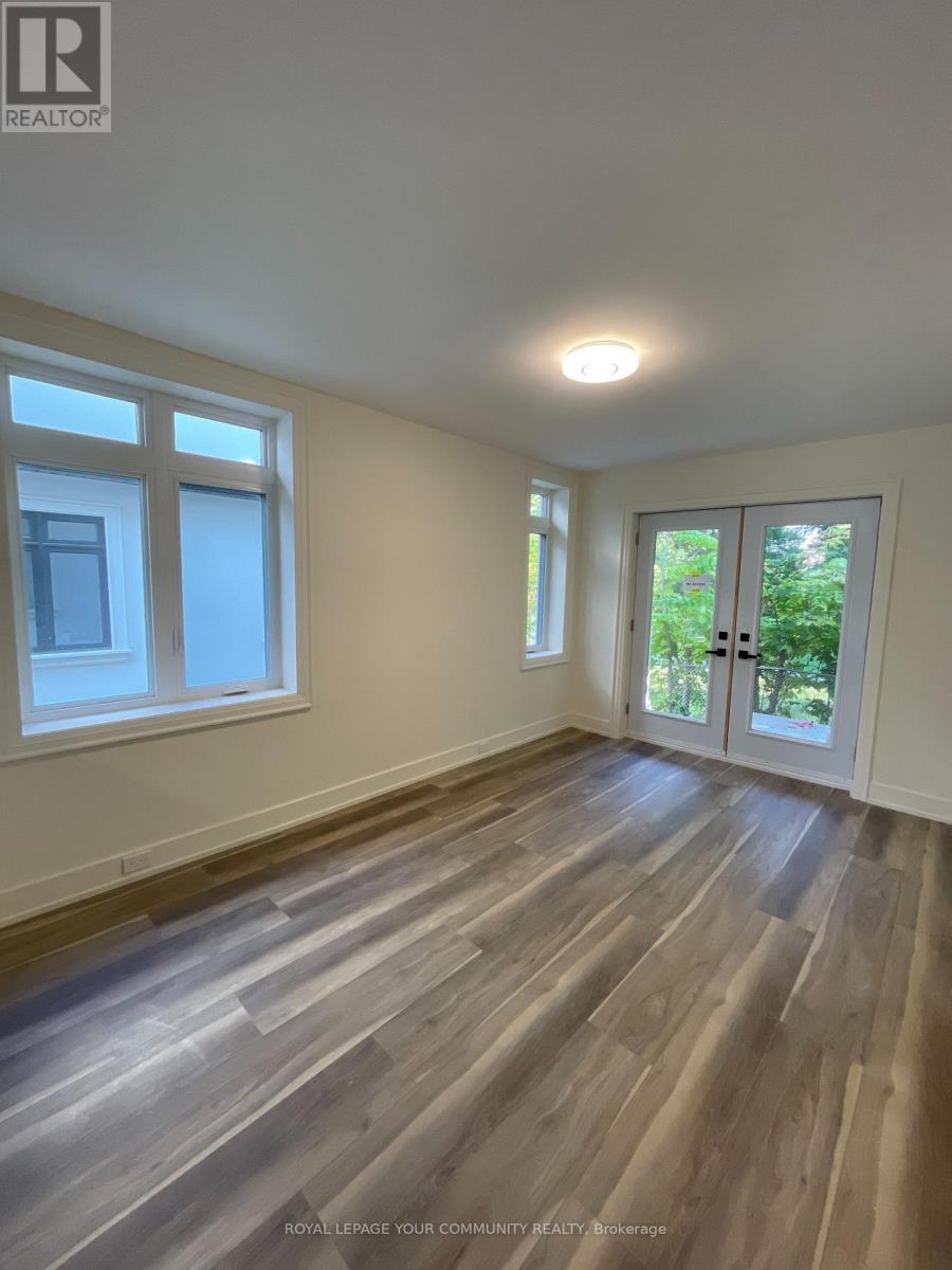 8 - 263 Barrie Street W, Bradford West Gwillimbury, Ontario  L3Z 1A2 - Photo 8 - N12428322