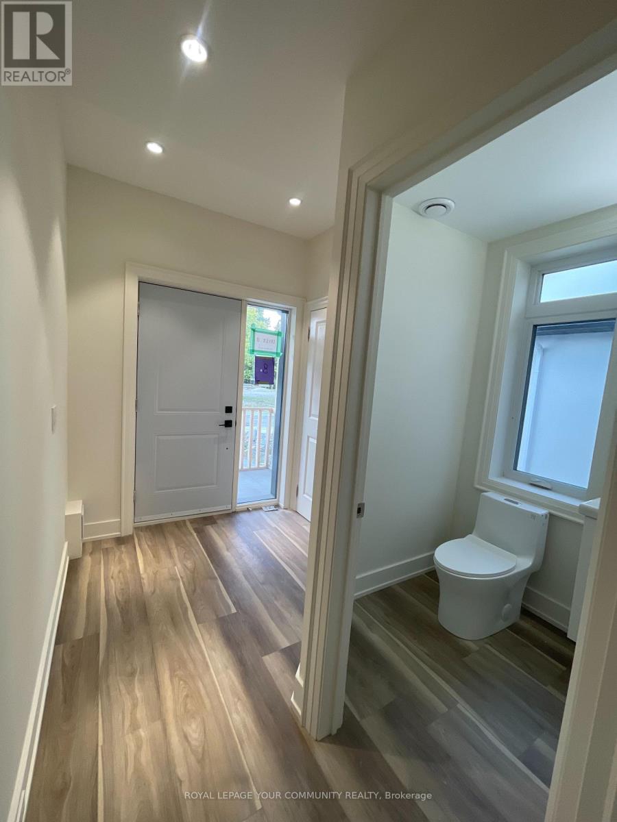 8 - 263 Barrie Street W, Bradford West Gwillimbury, Ontario  L3Z 1A2 - Photo 2 - N12428322