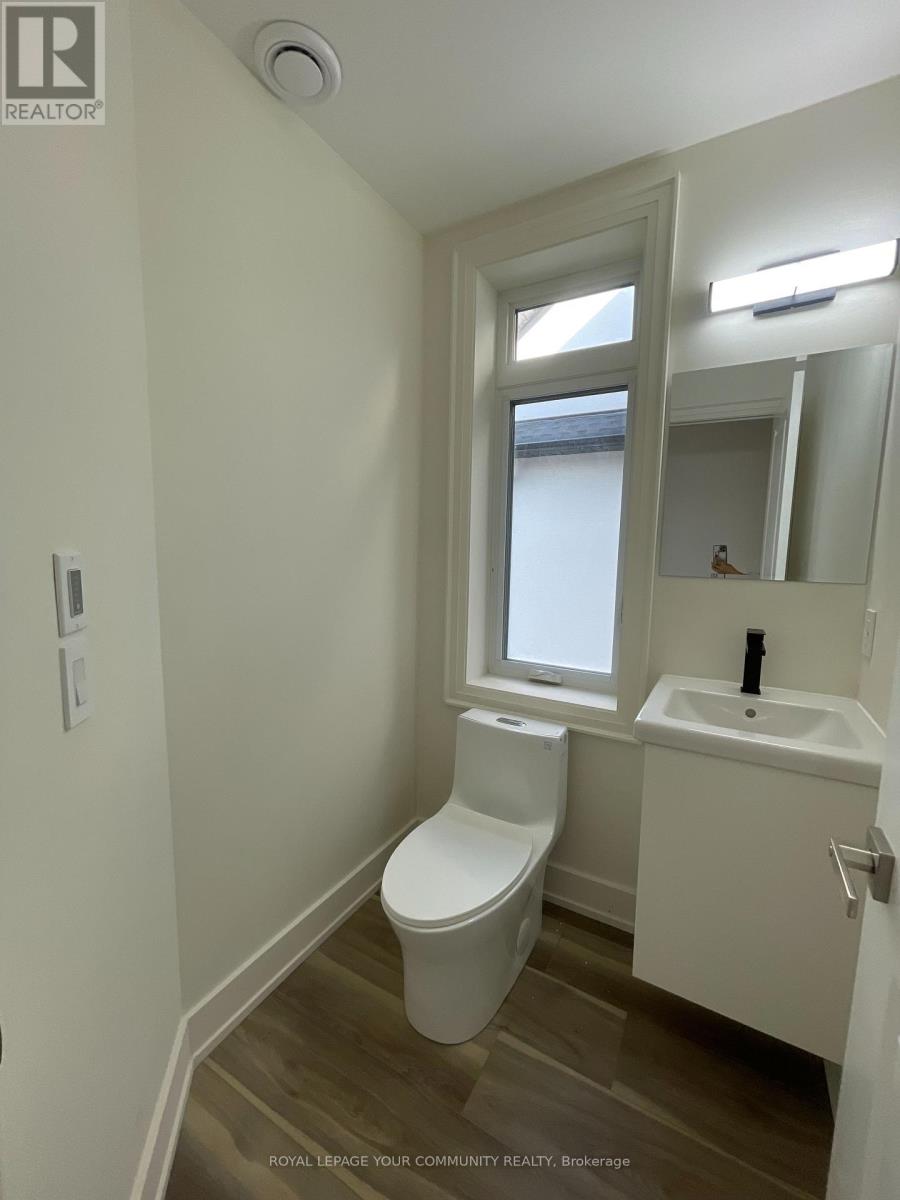 8 - 263 Barrie Street W, Bradford West Gwillimbury, Ontario  L3Z 1A2 - Photo 3 - N12428322