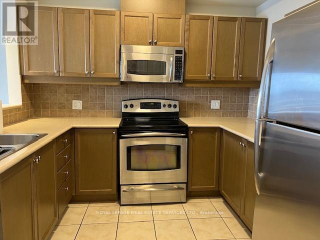 406 - 5340 Lakeshore Road, Burlington, Ontario  L7L 7A8 - Photo 13 - W12404362